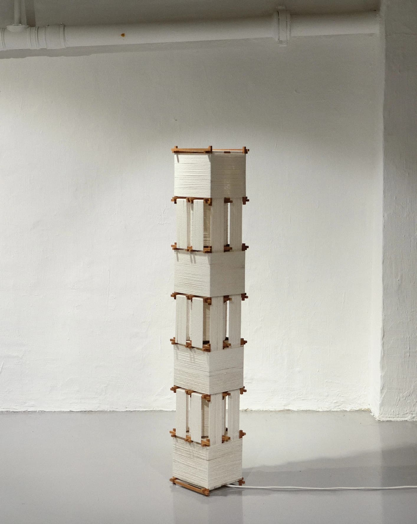 Floor lamp with 1150m of string