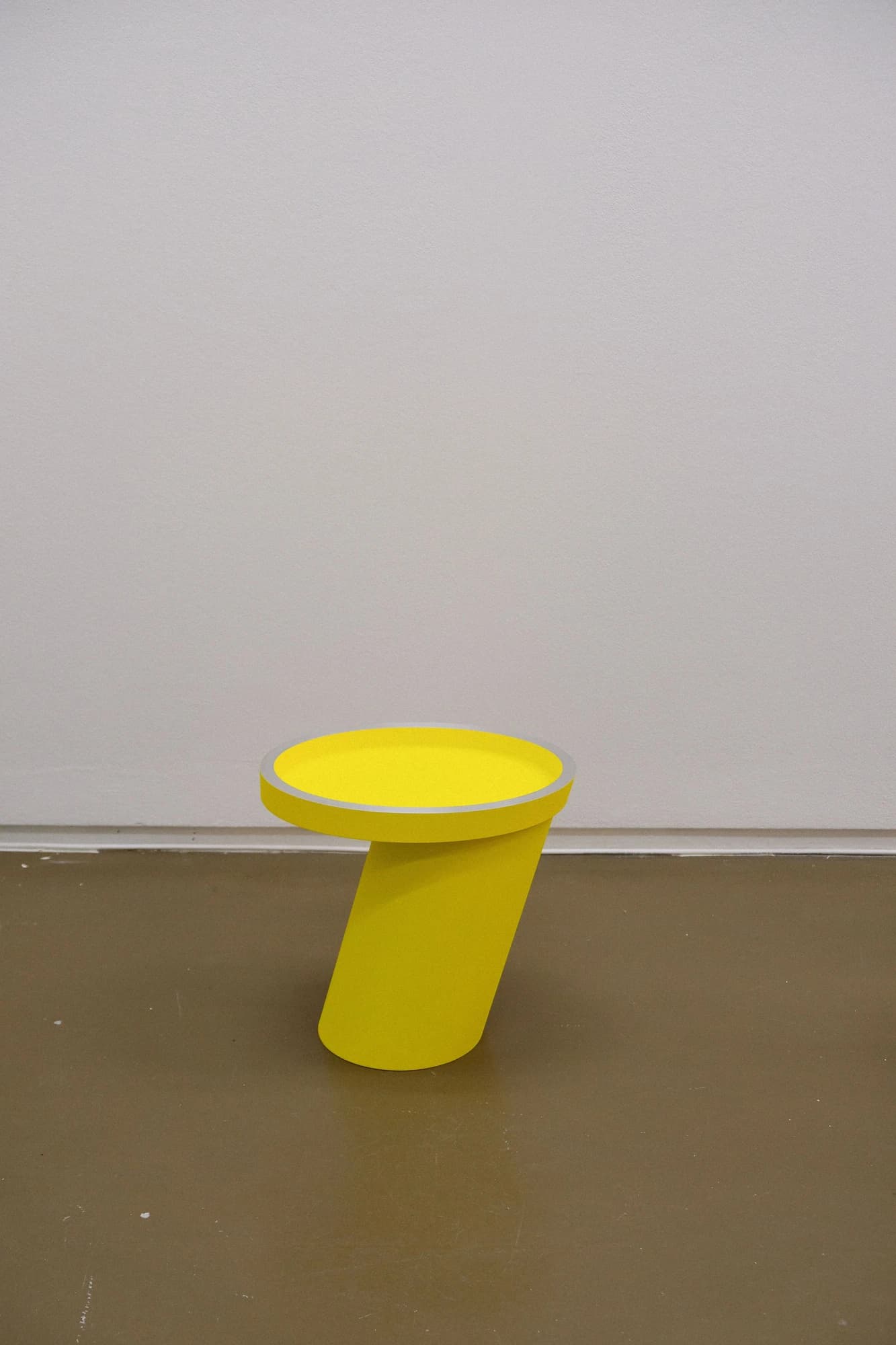 Snoopy Table (canary yellow)